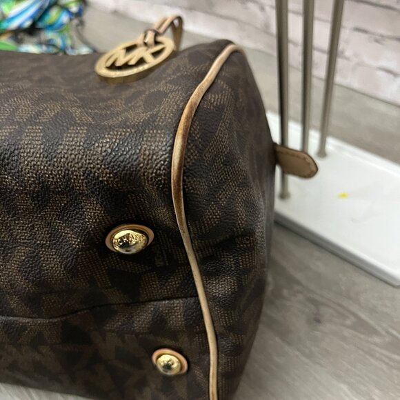 Michael Kors Grayson Medium Duffle Bag - Picture 7 of 10